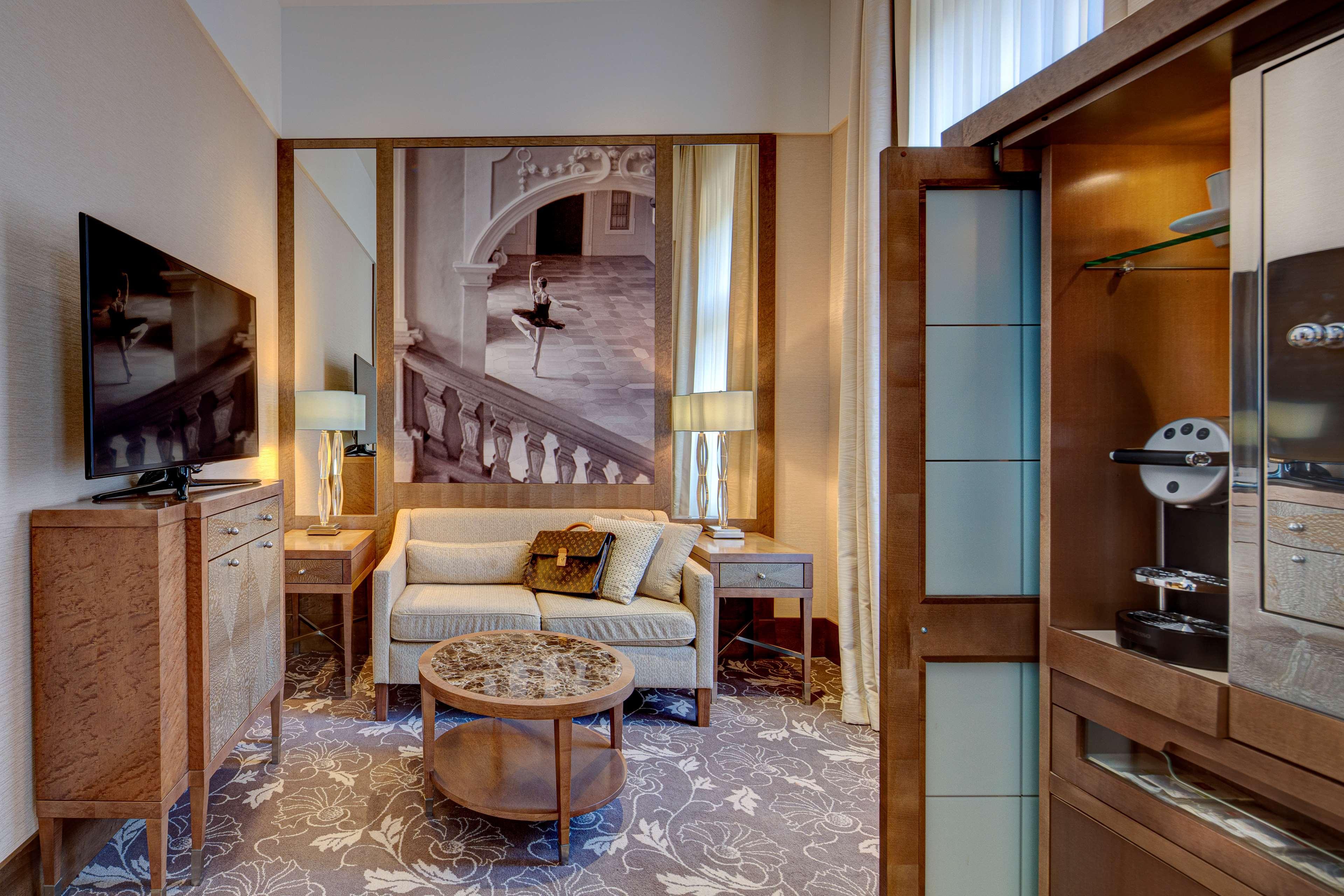 Anantara Palais Hansen - Newly Renovated 5*